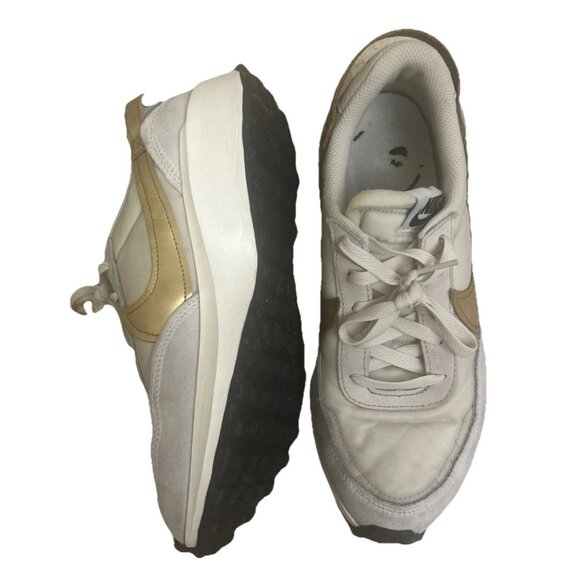 Nike Waffle Debut FD0555-100 Light Orewood Brown Metallic Gold Women’s Size 8.5 - Picture 3 of 7